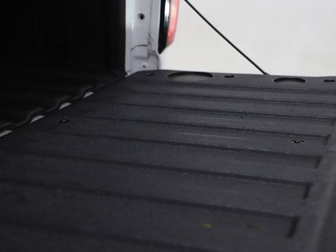 Used 2020 GMC Sierra 1500 Elevation w/ Elevation Value Package image 11