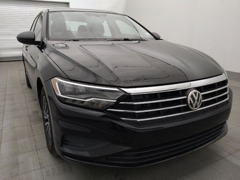 Used 2019 Volkswagen Jetta SE w/ Cold Weather Package FWD image 13