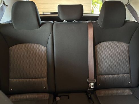 Used 2025 Kia Soul LX w/ LX Technology Package FWD image 36
