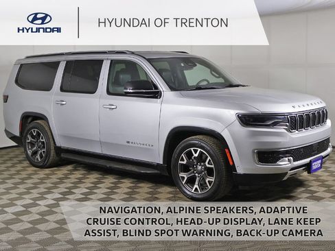 Used 2024 Jeep Wagoneer L Series III w/ Flexible Seating Group AWD/4WD image 1