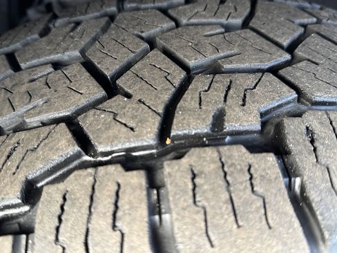 Used 2021 Chevrolet Tahoe Z71 w/ Luxury Package image 12