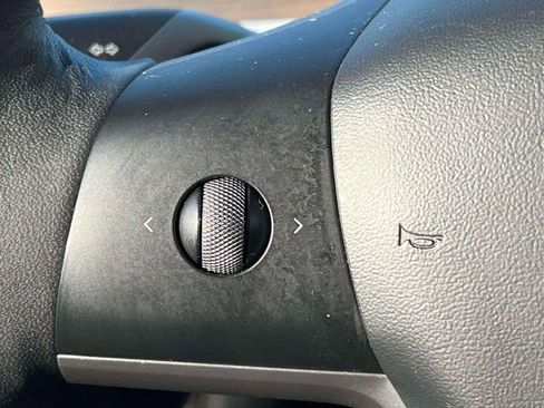 Used 2022 Tesla Model 3 Standard Range image 20