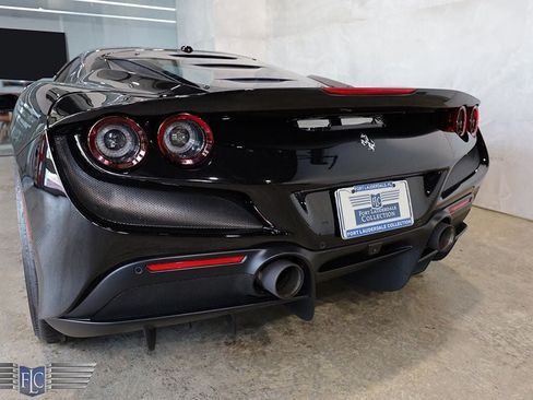 Used 2020 Ferrari F8 Tributo RWD image 10