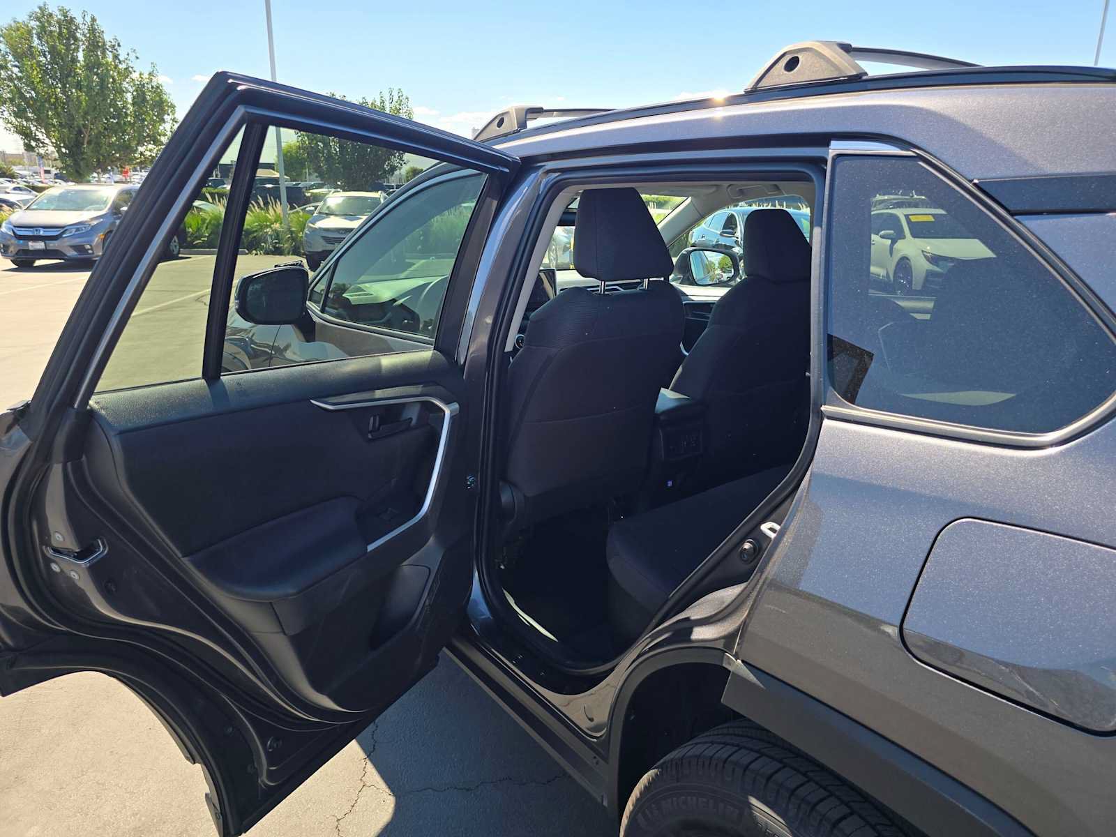 Used 2024 Toyota RAV4 LE AWD/4WD image 15