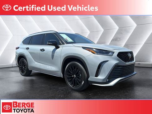 Certified 2025 Toyota Highlander XSE AWD/4WD image 1