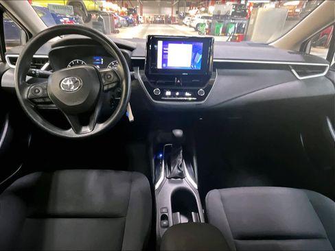 Used 2023 Toyota Corolla LE image 21