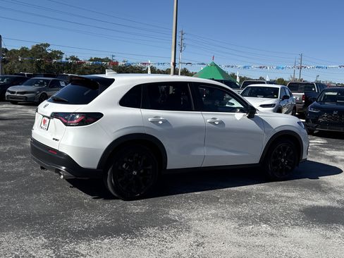 Certified 2025 Honda HR-V Sport image 6