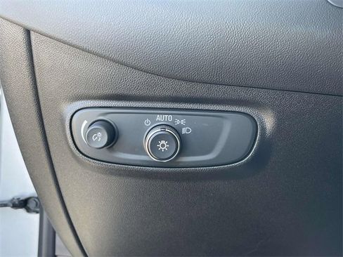 Certified 2018 Chevrolet Equinox LT w/ Sun & Infotainment Package image 22