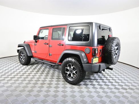 Used 2012 Jeep Wrangler Unlimited Rubicon w/ Connectivity Group AWD/4WD image 4