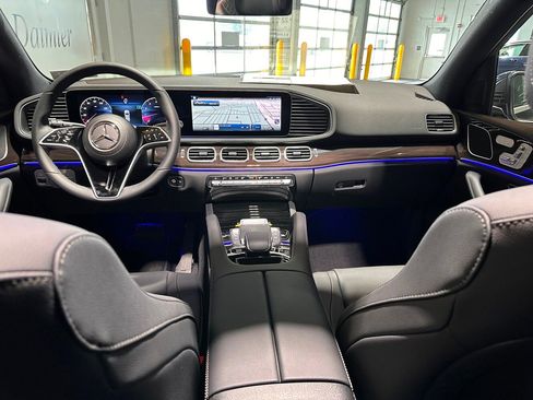 Used 2025 Mercedes-Benz GLE 350 4MATIC image 6