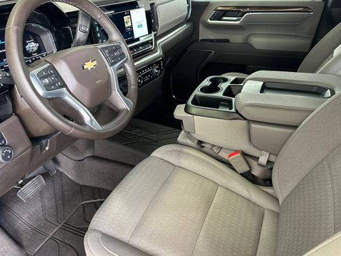 Used 2025 Chevrolet Silverado 1500 LT w/ Protection Package AWD/4WD image 10