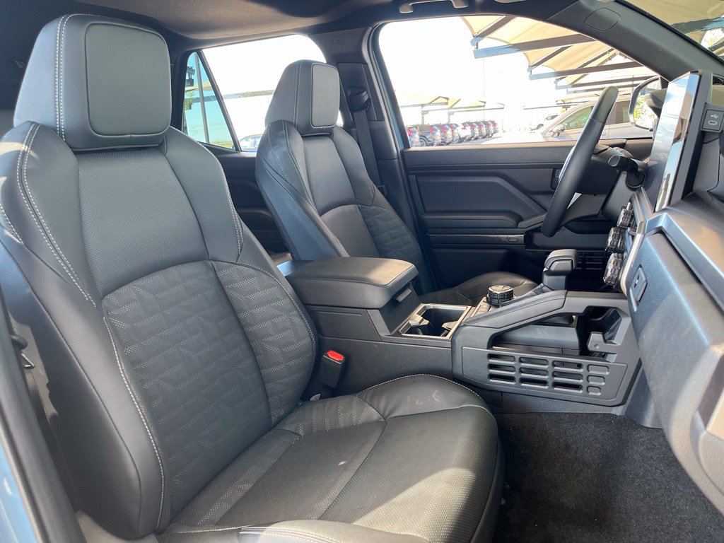 Used 2025 Toyota 4Runner TRD Off-Road Premium w/ Tow Technology Package AWD/4WD image 34