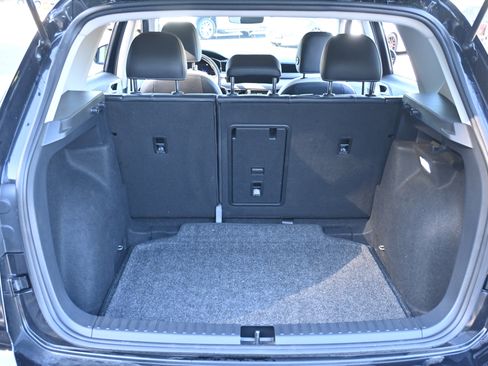 Used 2025 Volkswagen Taos SE image 18