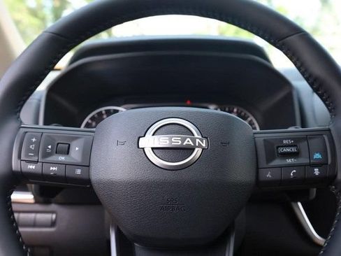 Certified 2025 Nissan Rogue SV w/ SV Premium Package FWD image 11