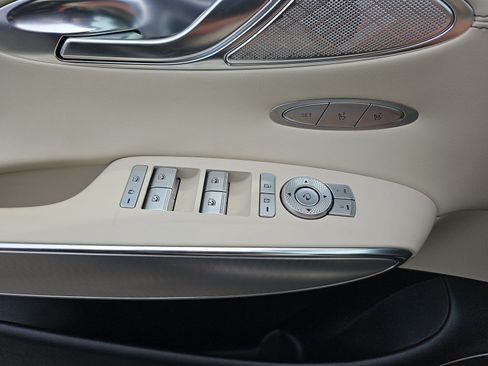 Used 2023 Genesis GV70 2.5T w/ Select Package AWD/4WD image 24