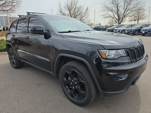 Used 2018 Jeep Grand Cherokee Laredo image 8