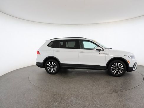 Used 2021 Volkswagen Tiguan SE R-Line image 23