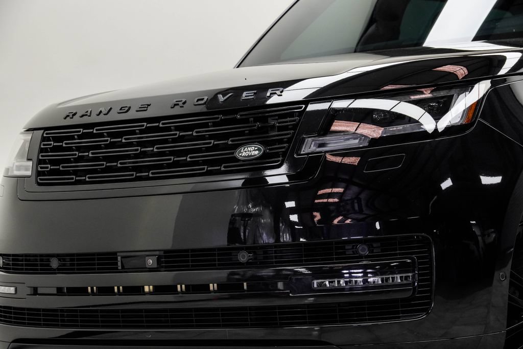Used 2024 Land Rover Range Rover SE AWD/4WD image 2