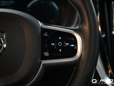 Used 2021 Volvo S60 T5 R-Design image 21