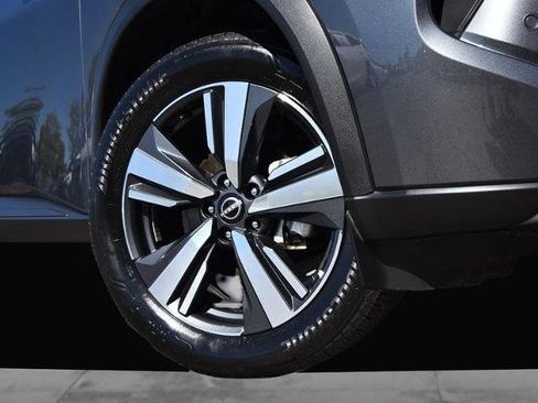 Certified 2024 Nissan Rogue SL image 3