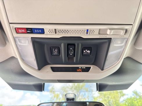 Used 2023 Subaru Forester Premium AWD/4WD image 44