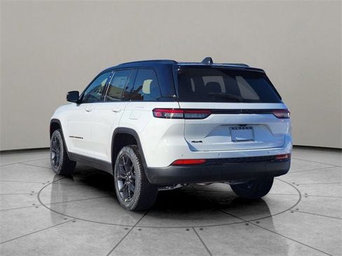 New 2025 Jeep Grand Cherokee Limited image 10