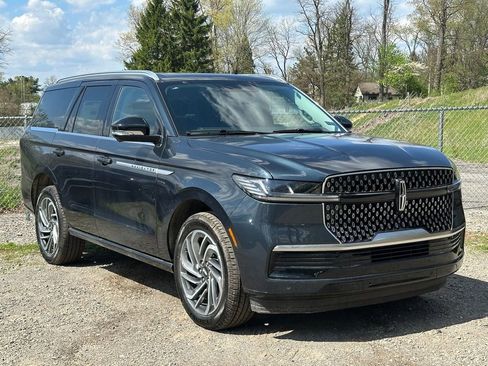 New 2026 Lincoln Navigator Reserve AWD/4WD image 28