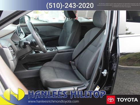 Used 2023 Nissan Rogue S image 12