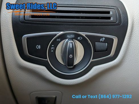 Used 2019 Mercedes-Benz GLC 300 4MATIC image 21