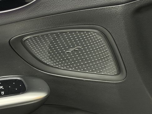 Used 2025 Mercedes-Benz C 300 4MATIC Sedan image 22