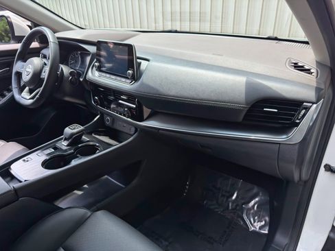 Used 2023 Nissan Rogue SV w/ SV Premium Package FWD image 14