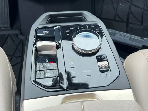 Used 2022 BMW iX xDrive50 w/ Convenience Package image 34