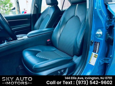 Used 2023 Toyota Camry SE FWD image 8