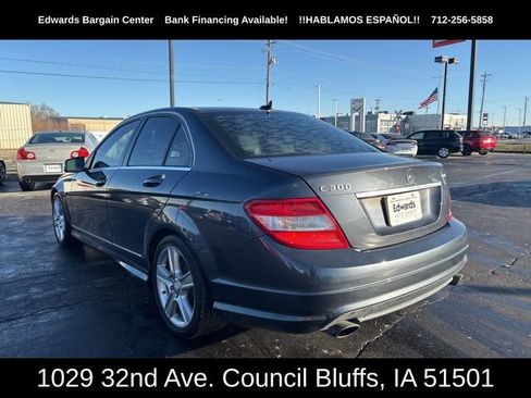 Used 2011 Mercedes-Benz C 300 4MATIC Sedan image 6