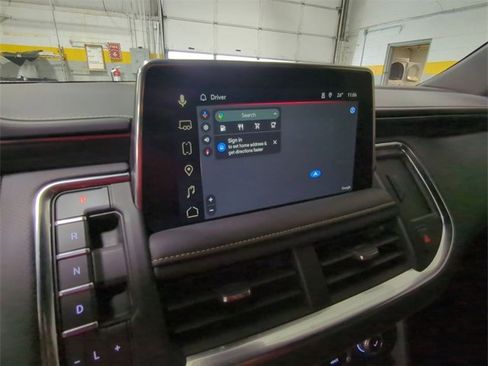 Used 2023 GMC Yukon SLT w/ SLT Premium Package image 14