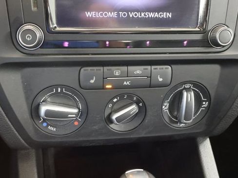 Used 2017 Volkswagen Jetta SE FWD image 21
