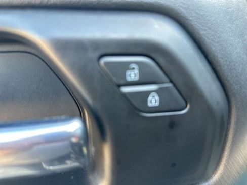 Used 2023 Chevrolet Silverado 1500 Custom Trail Boss image 8