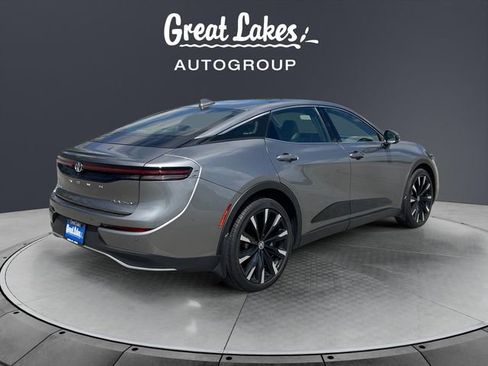 Used 2023 Toyota Crown Platinum image 5