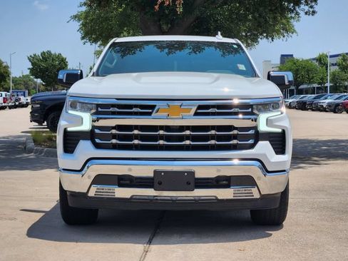 Used 2025 Chevrolet Silverado 1500 LTZ AWD/4WD image 2