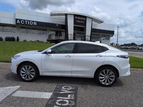 New 2025 Buick Envista Avenir image 2
