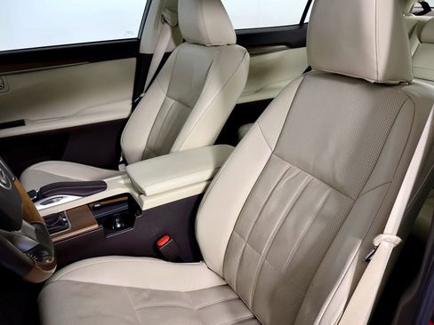 Used 2018 Lexus ES 300h w/ Luxury Package image 26