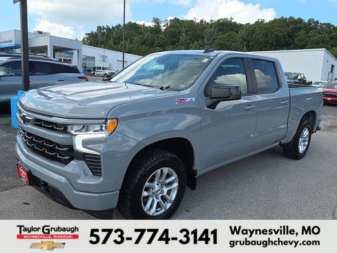Used 2024 Chevrolet Silverado 1500 RST w/ Z71 Off-Road Package AWD/4WD image 4