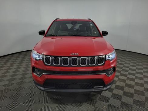 Used 2023 Jeep Compass Latitude image 2