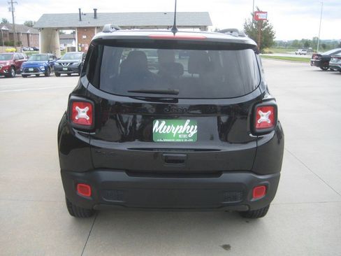 Used 2023 Jeep Renegade Latitude image 6