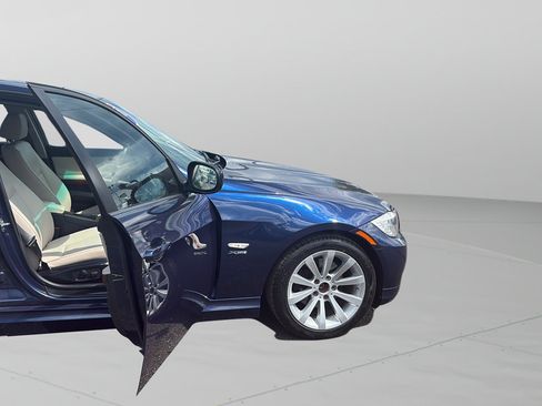 Used 2011 BMW 328i xDrive Sedan AWD/4WD image 22