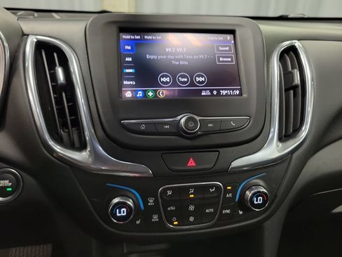 Used 2020 Chevrolet Equinox LT w/ Driver Convenience Package AWD/4WD image 17
