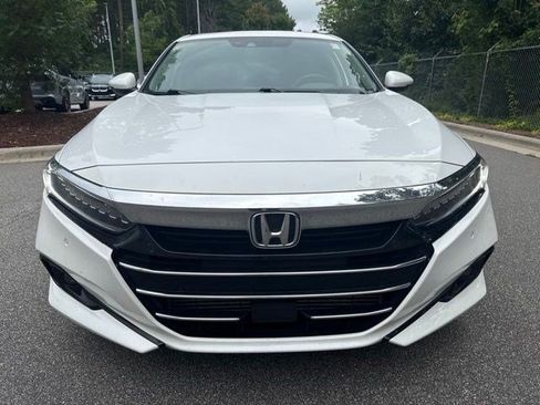 Used 2022 Honda Accord Touring image 2