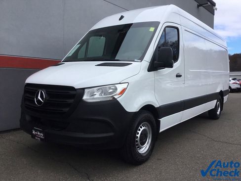 Used 2022 Mercedes-Benz Sprinter 2500 image 5