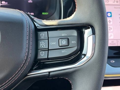 Used 2024 Jeep Wagoneer Launch Edition AWD/4WD image 19