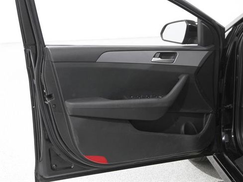 Used 2019 Hyundai Sonata SE image 4